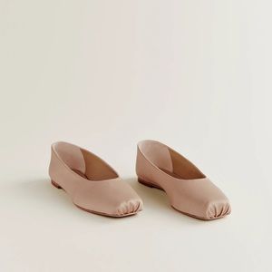 ISO Reformation Mikayla Ballet Flats in Champagne 5.5 or 6